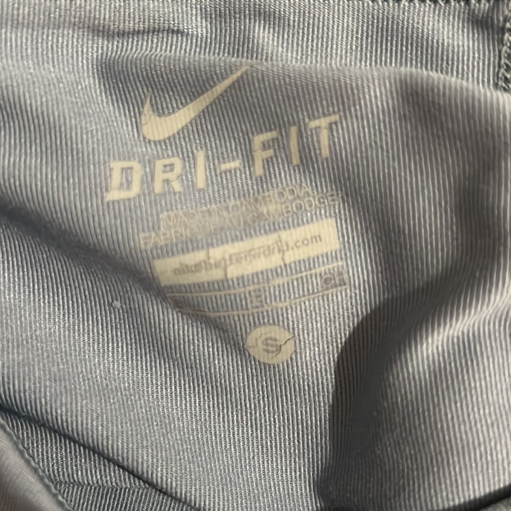 Nike dri fit skort, size small, gray w/white stripe, great condition - Picture 5 of 5